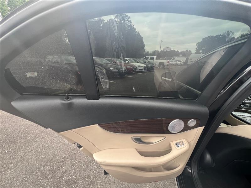 2018 Mercedes Benz C 300 photo 16