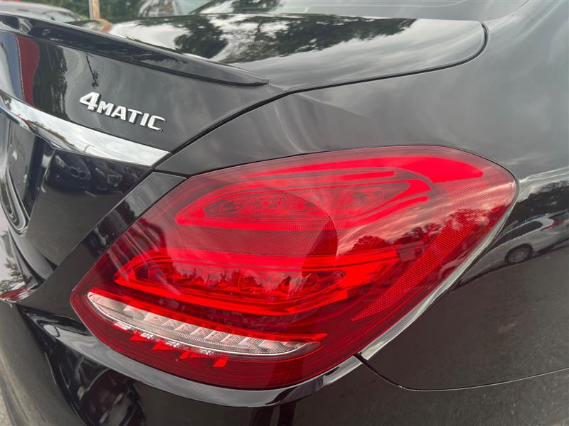 2018 Mercedes Benz C 300 photo 19