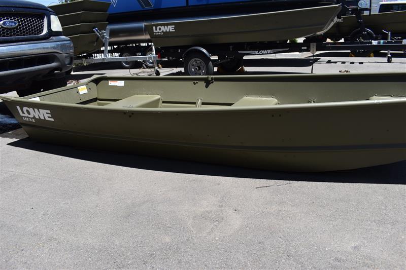 10' Lowe® 1032 Riveted Jon Boats for Sale - Fishing & Hunting