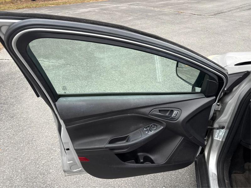 2015 FORD FOCUS S Sedan 4D