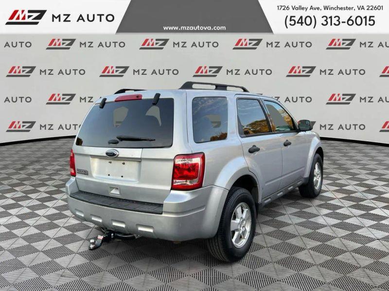 2012 FORD ESCAPE XLT Sport Utility 4D