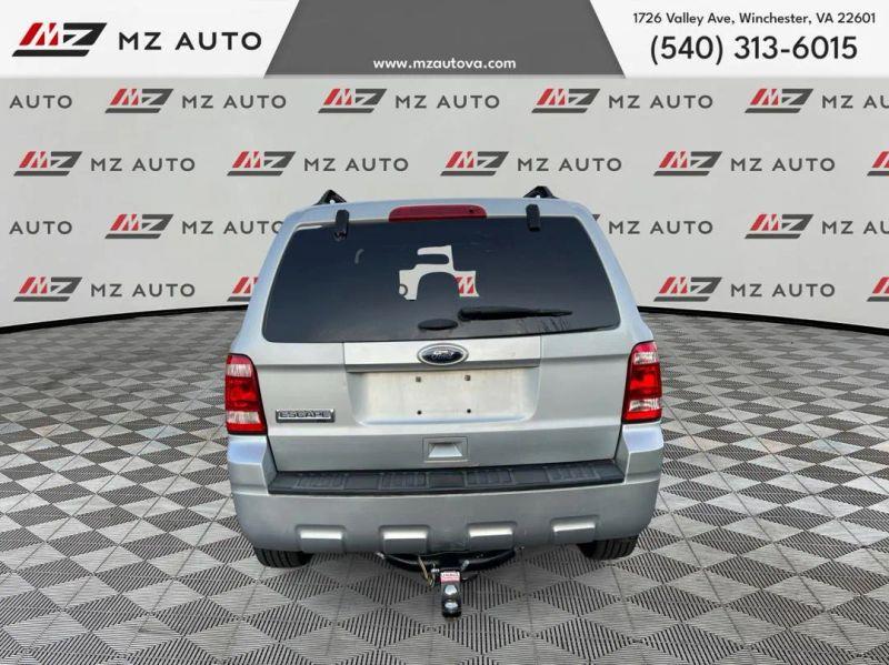 2012 FORD ESCAPE XLT Sport Utility 4D