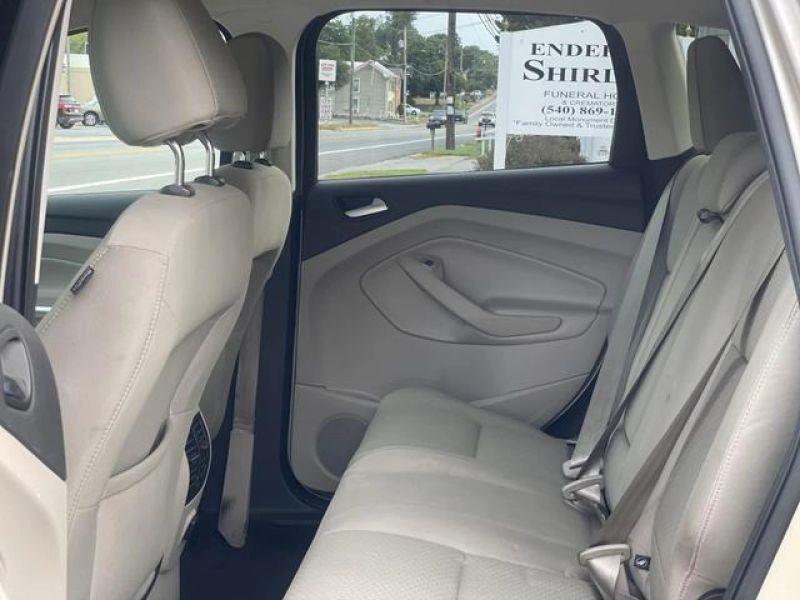 2017 FORD ESCAPE SE SPORT UTILITY 4D