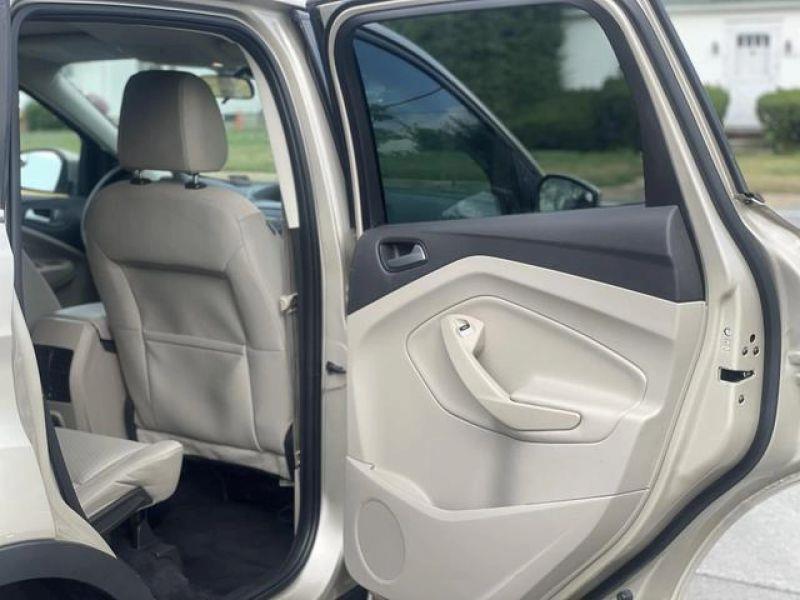 2017 FORD ESCAPE SE SPORT UTILITY 4D