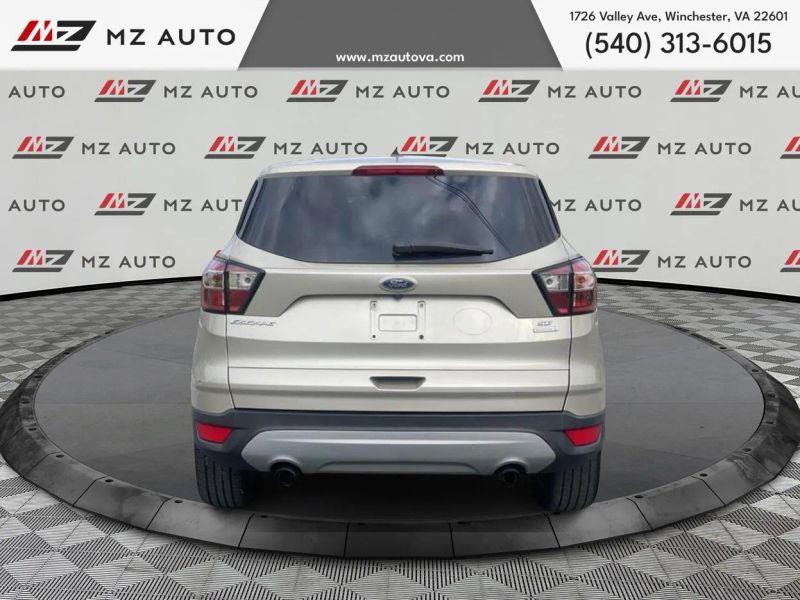2017 FORD ESCAPE SE SPORT UTILITY 4D