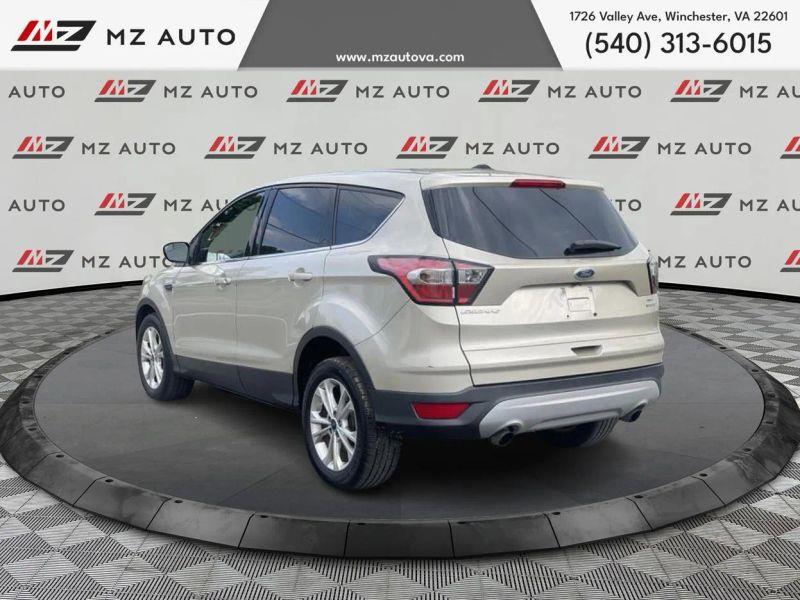 2017 FORD ESCAPE SE SPORT UTILITY 4D