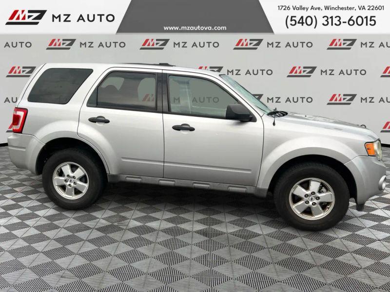 2009 FORD ESCAPE XLT Sport Utility 4D