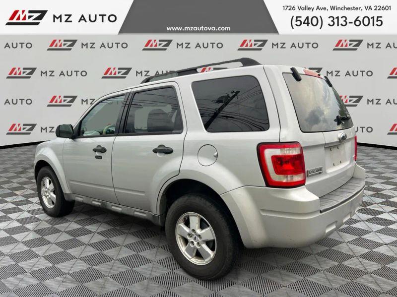 2009 FORD ESCAPE XLT Sport Utility 4D