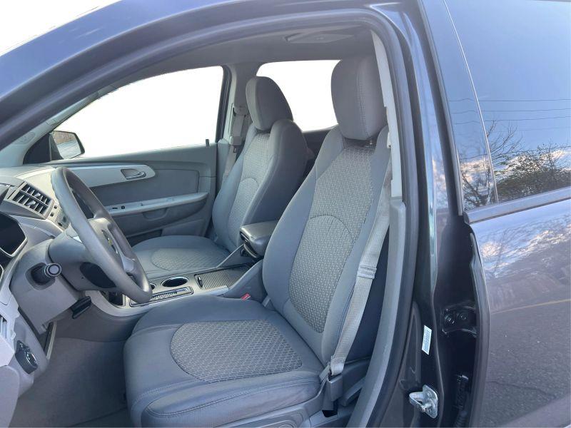 2012 CHEVROLET TRAVERSE LS Sport Utility 4D