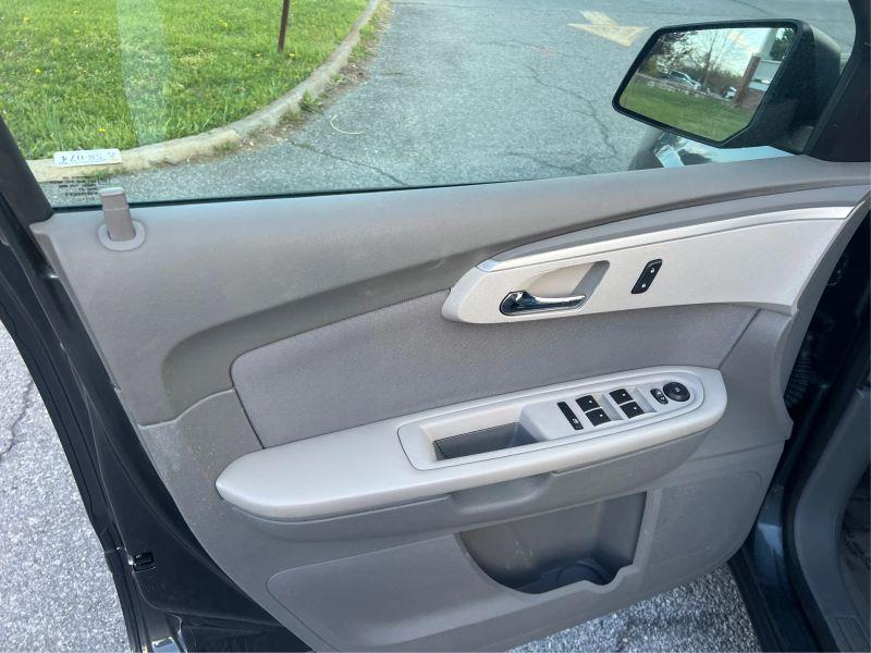 2012 CHEVROLET TRAVERSE LS Sport Utility 4D