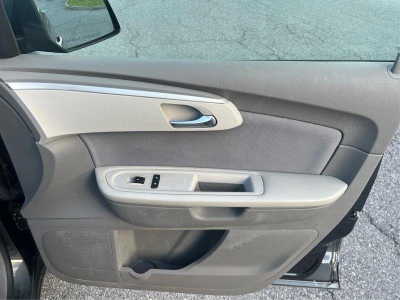 2012 CHEVROLET TRAVERSE LS Sport Utility 4D