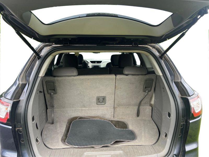 2013 CHEVROLET TRAVERSE LS Sport Utility 4D