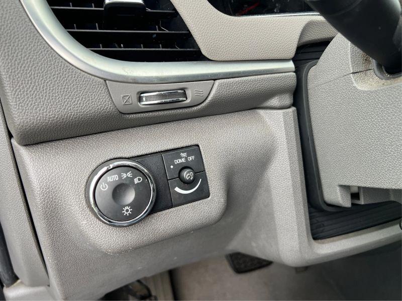 2013 CHEVROLET TRAVERSE LS Sport Utility 4D