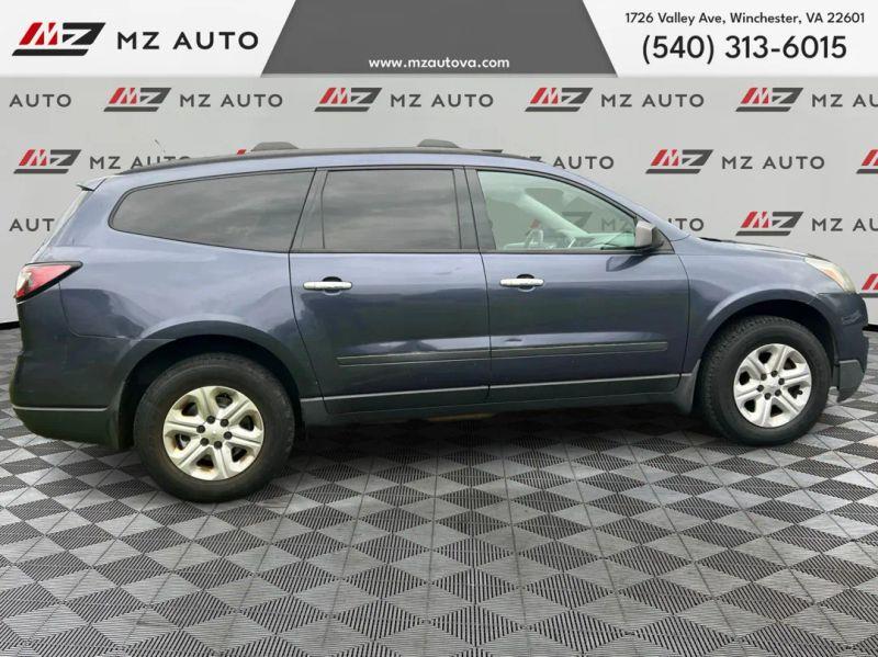 2013 CHEVROLET TRAVERSE LS Sport Utility 4D