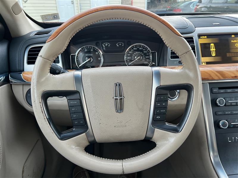 2009 LINCOLN MKS Sedan 4D