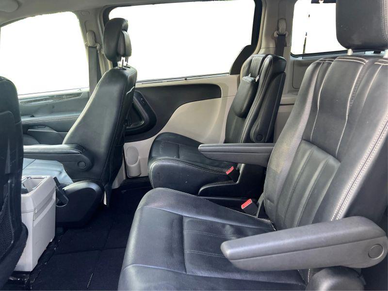 2016 CHRYSLER TOWN & COUNTRY TOURING MINIVAN 4D