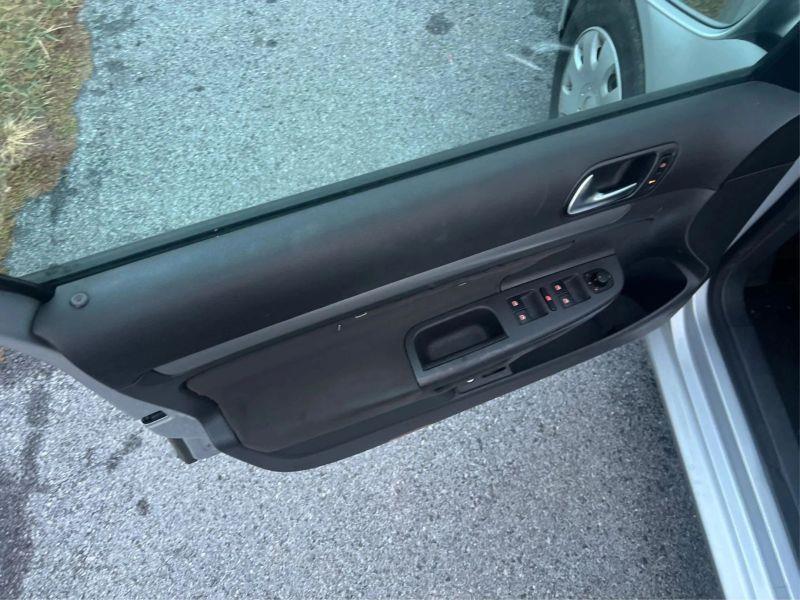 2006 VOLKSWAGEN JETTA 2.5 Value Edition Sedan 4D