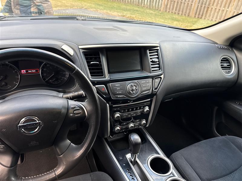 2016 NISSAN PATHFINDER SV Sport Utility 4D