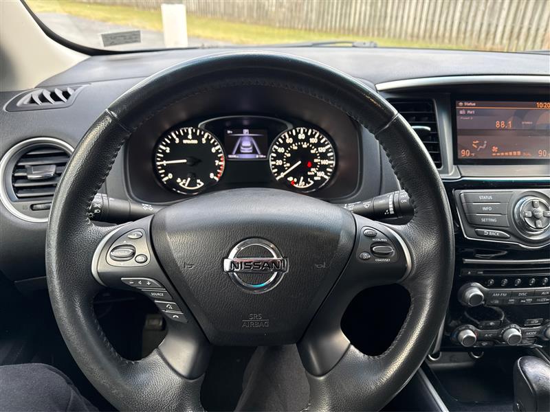 2016 NISSAN PATHFINDER SV Sport Utility 4D