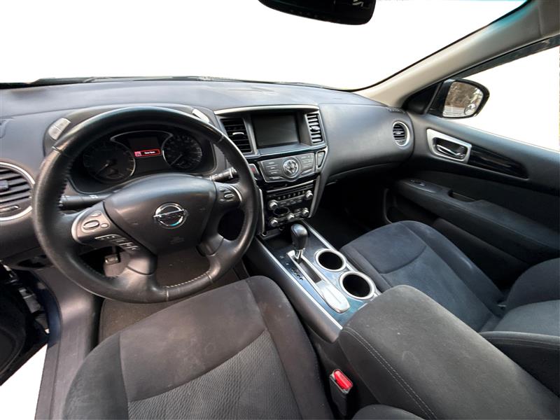 2016 NISSAN PATHFINDER SV Sport Utility 4D