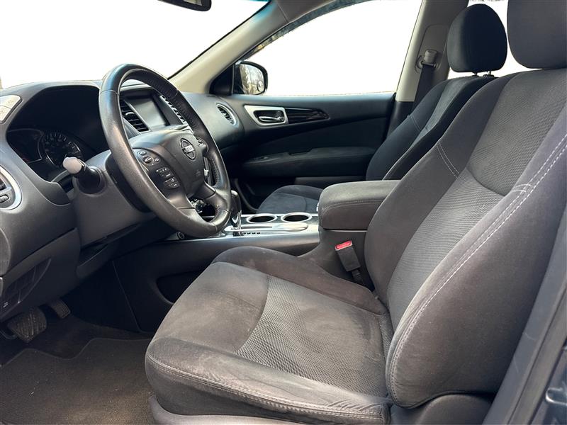 2016 NISSAN PATHFINDER SV Sport Utility 4D