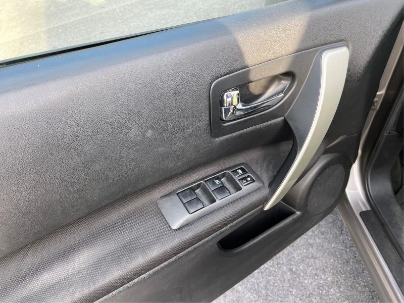 2011 NISSAN ROGUE S Krom Edition Sport Utility 4D