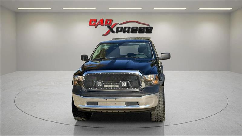 2013 Ram 1500 SLT photo 3