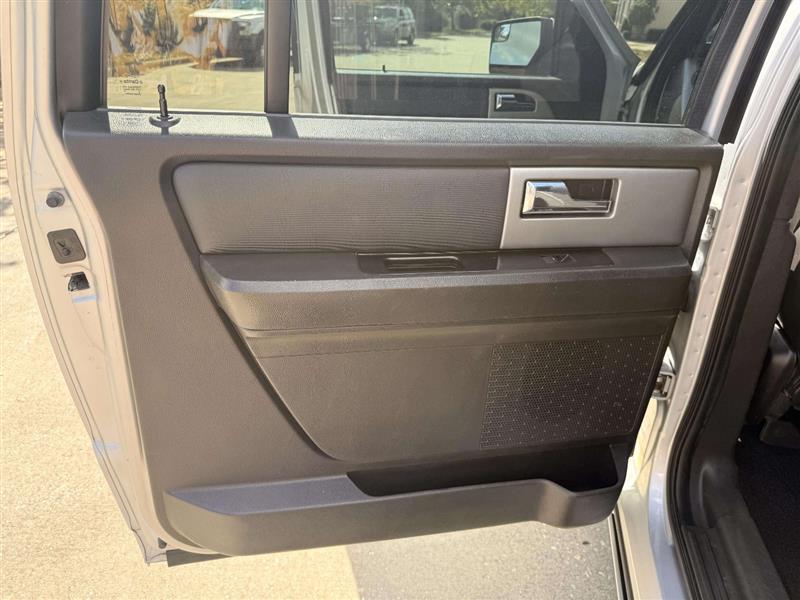 2012 Ford Expedition EL Limited photo 10