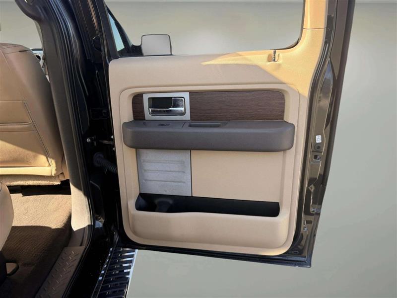 2013 Ford F-150 Lariat photo 15