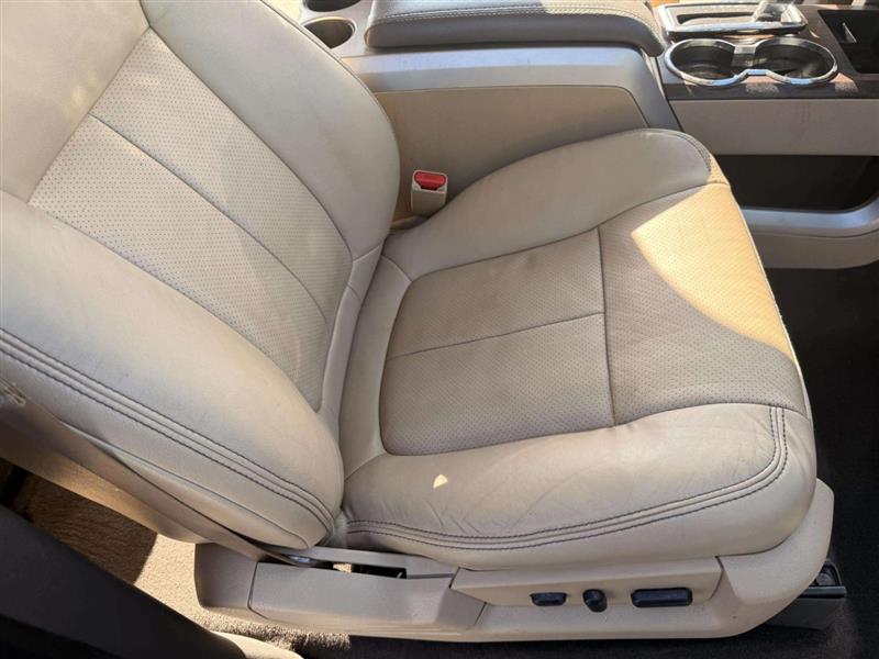 2013 Ford F-150 Lariat photo 18