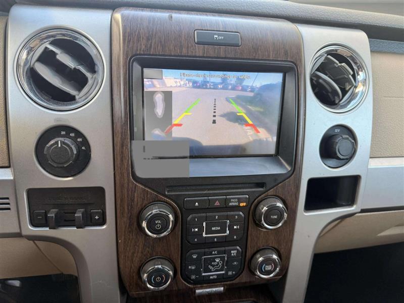 2013 Ford F-150 Lariat photo 28