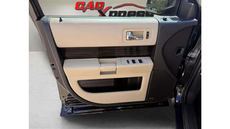 2015 Ford Flex SEL photo 9