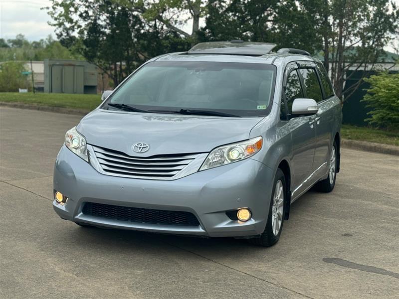 2014 TOYOTA SIENNA LIMITED AWD w/NAVIGATION SYSTEM DVDs & SUNROOF