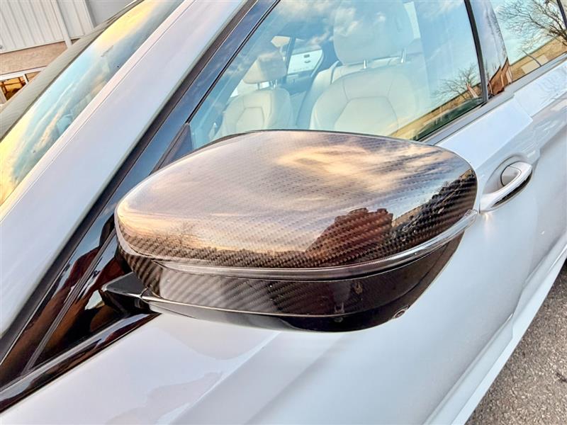 2018 BMW 5 Series 530e's photo