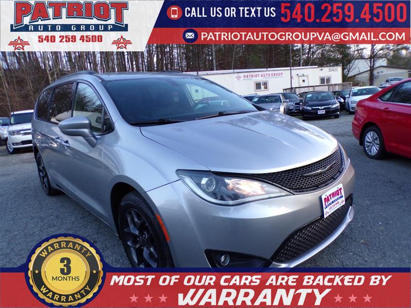 2019 Chrysler Pacifica Touring Plus's photo