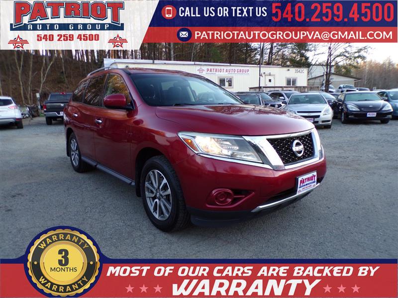 2013 Nissan Pathfinder SV's photo
