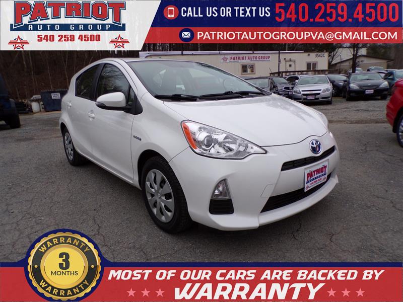 2014 Toyota Prius c Four's photo
