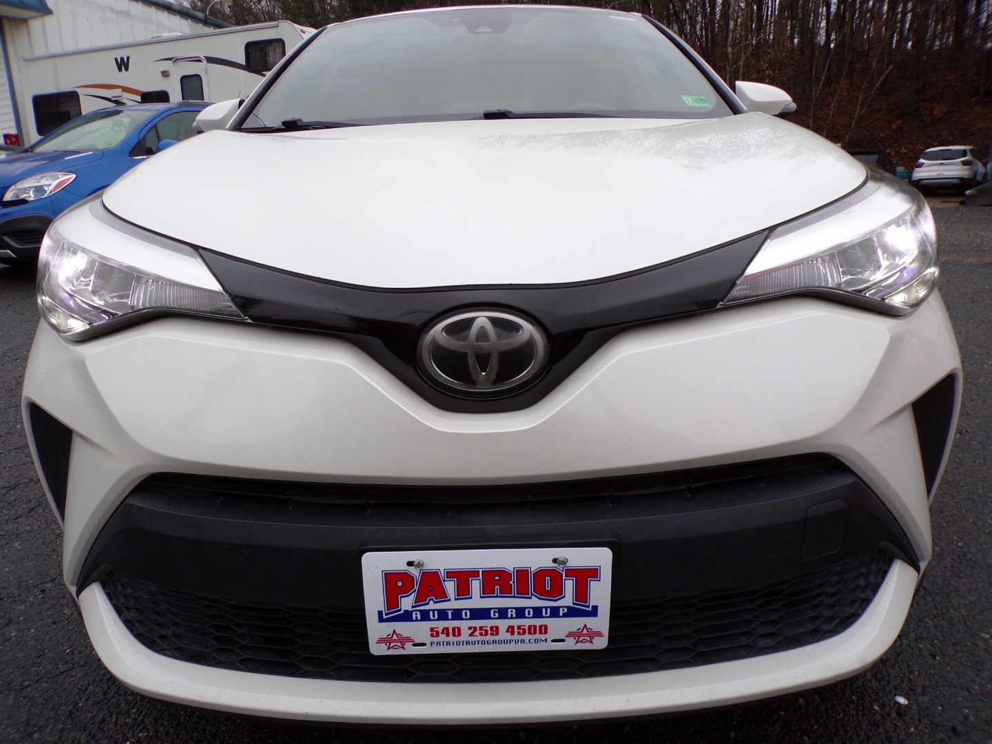 2020 Toyota C-HR XLE photo 2