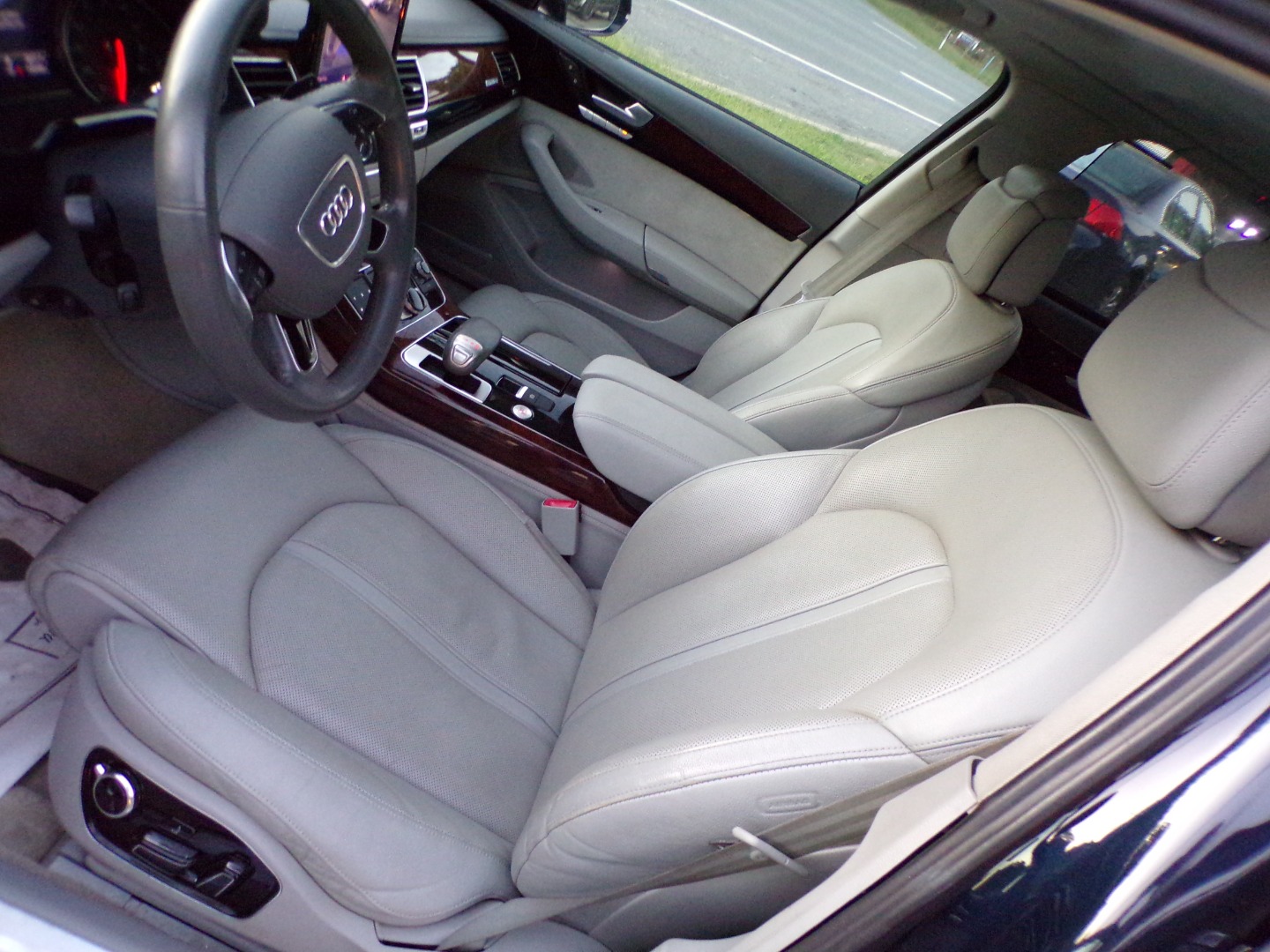 2013 Audi A8 L photo 15