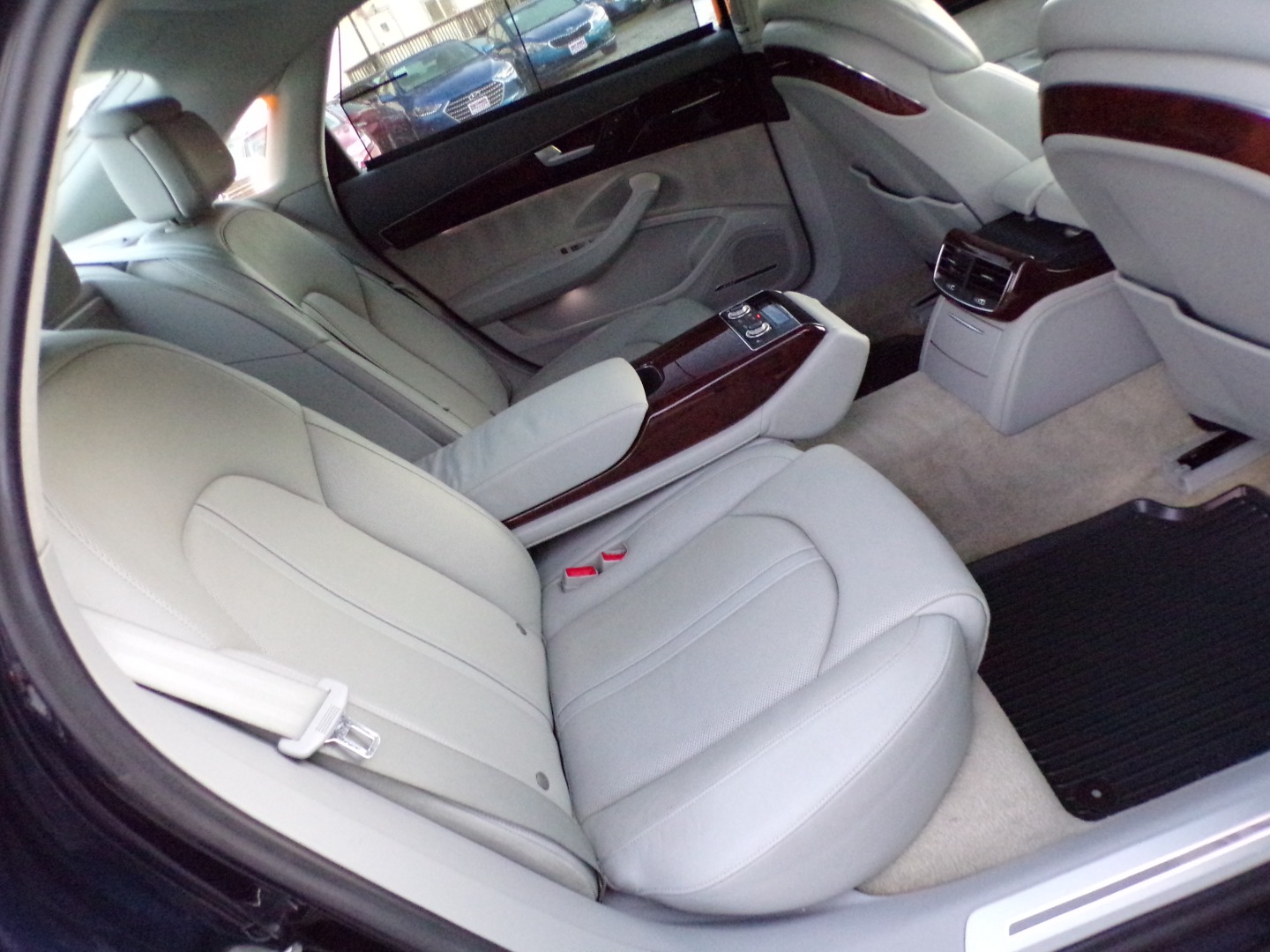 2013 Audi A8 L photo 22