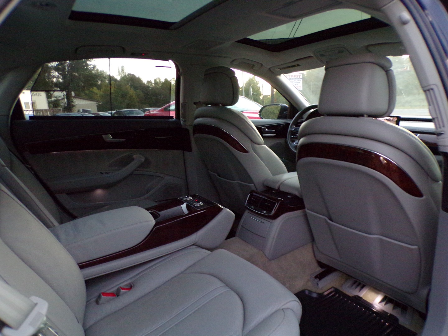 2013 Audi A8 L photo 23