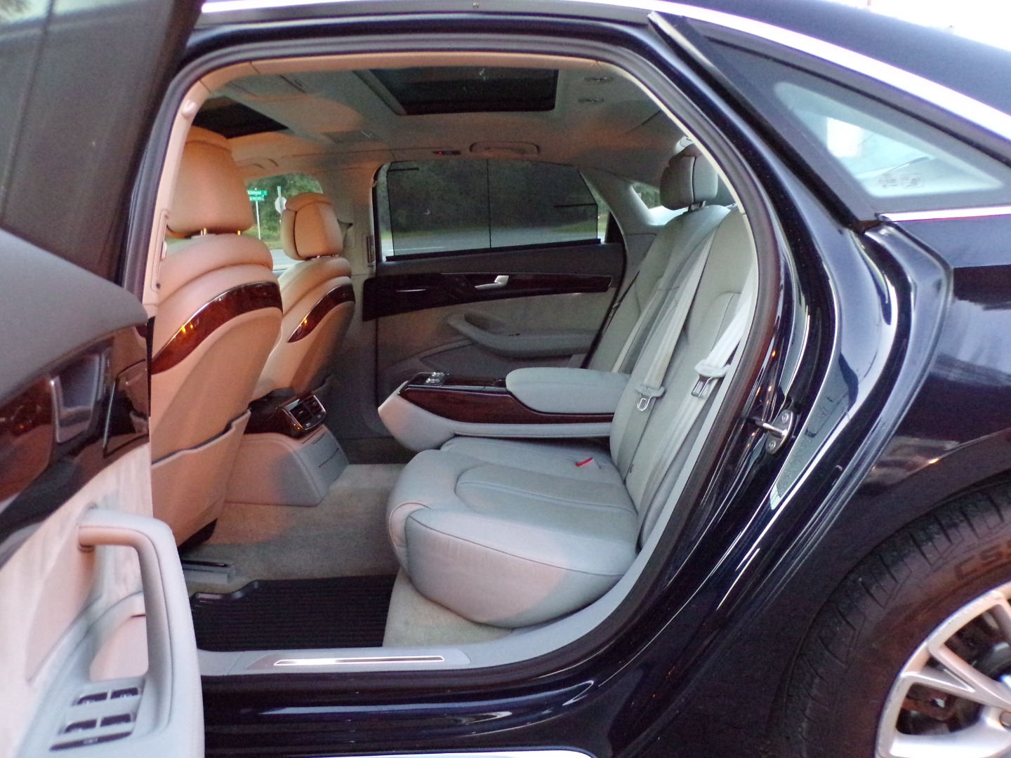 2013 Audi A8 L photo 24