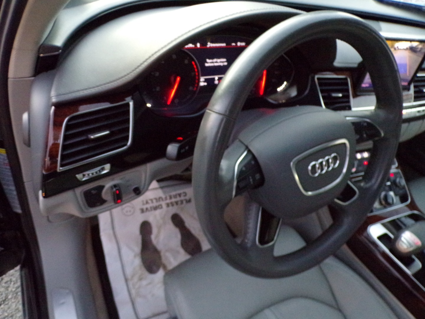 2013 Audi A8 L photo 33