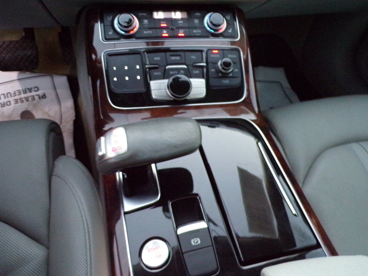 2013 Audi A8 L photo 34