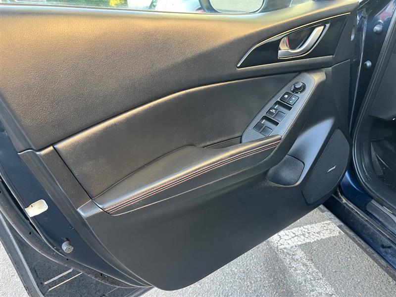 2015 Mazda Mazda3 Grand Touring photo 21