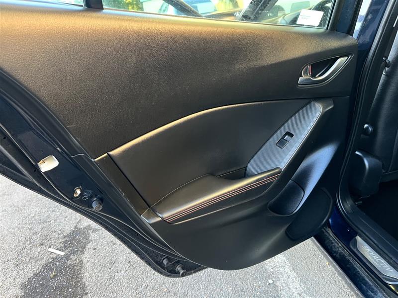 2015 Mazda Mazda3 Grand Touring photo 22
