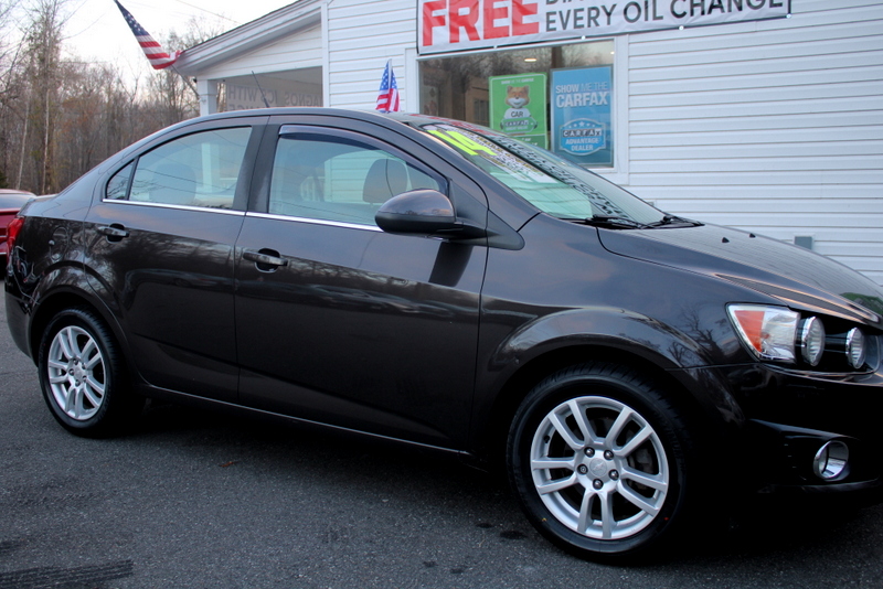 2014 Chevrolet Sonic LT photo 4