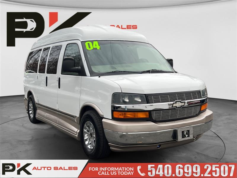 2004 Chevrolet Express Base's photo