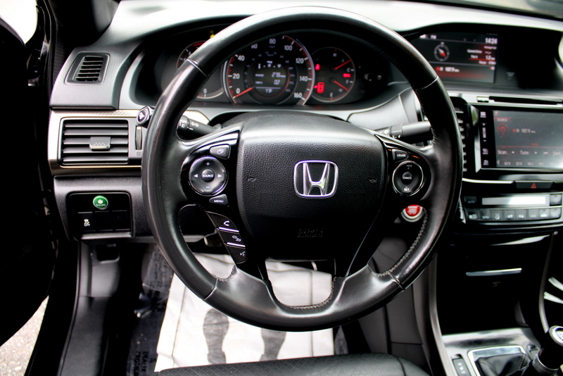 2017 Honda Accord EX-L V6 photo 18