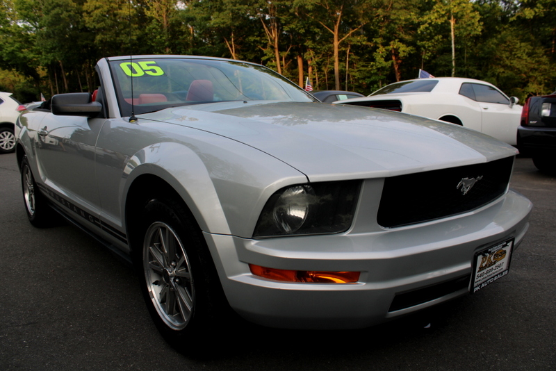 2005 FORD MUSTANG Deluxe